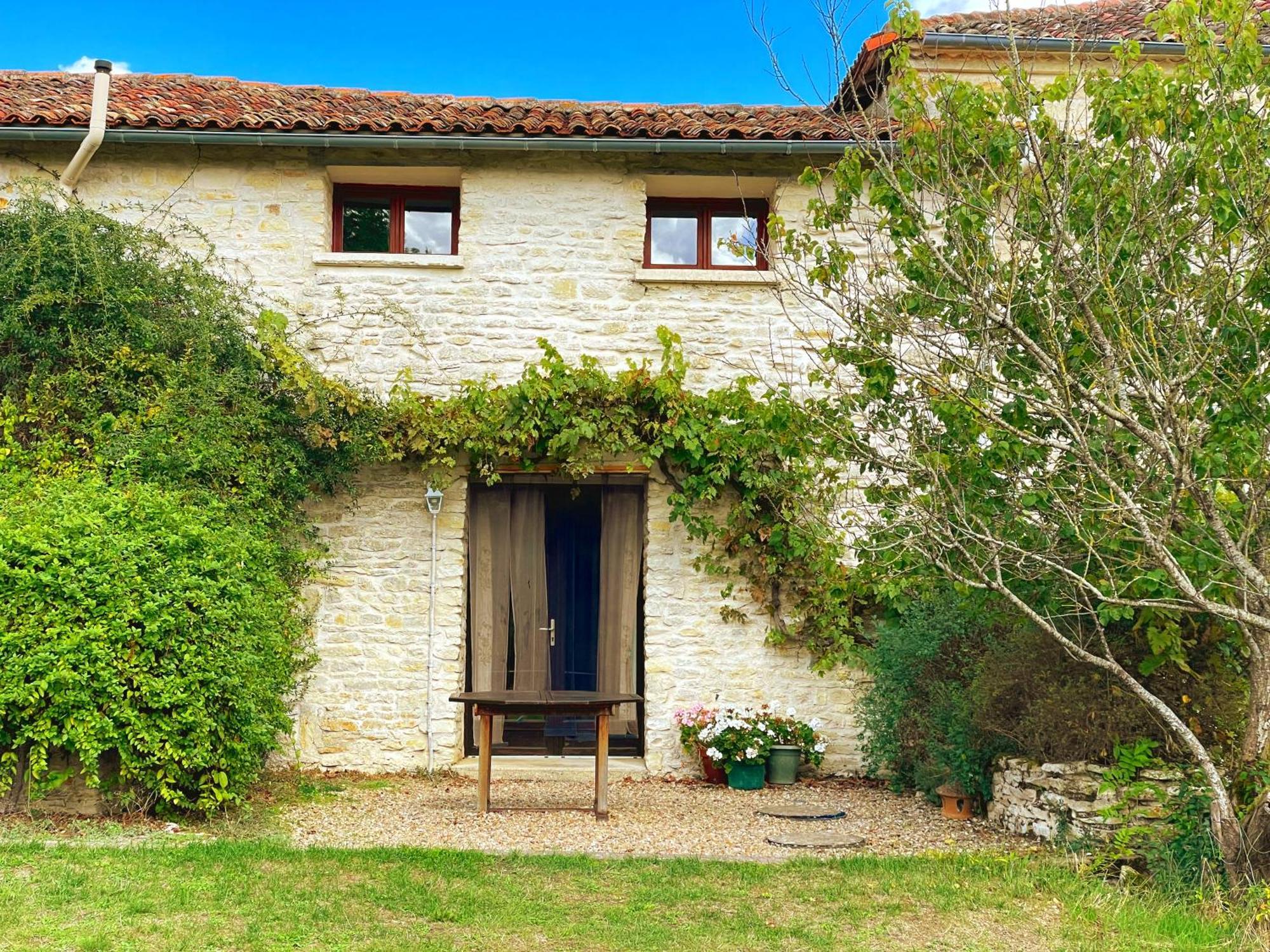 Le Noisetier At Les Hiboux Gites Chef-Boutonne Buitenkant foto